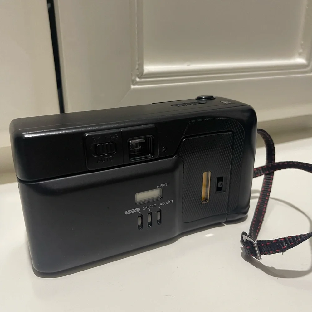 Nikon TW 20 Camera